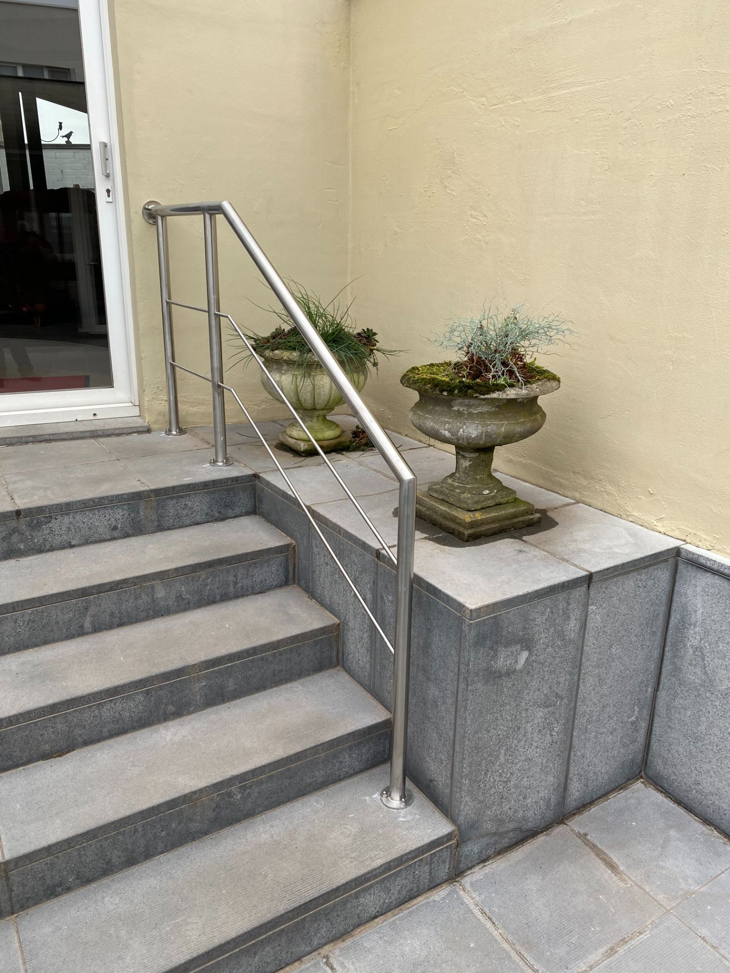 Laswerken Bellon realisaties trappen - trapleuningen