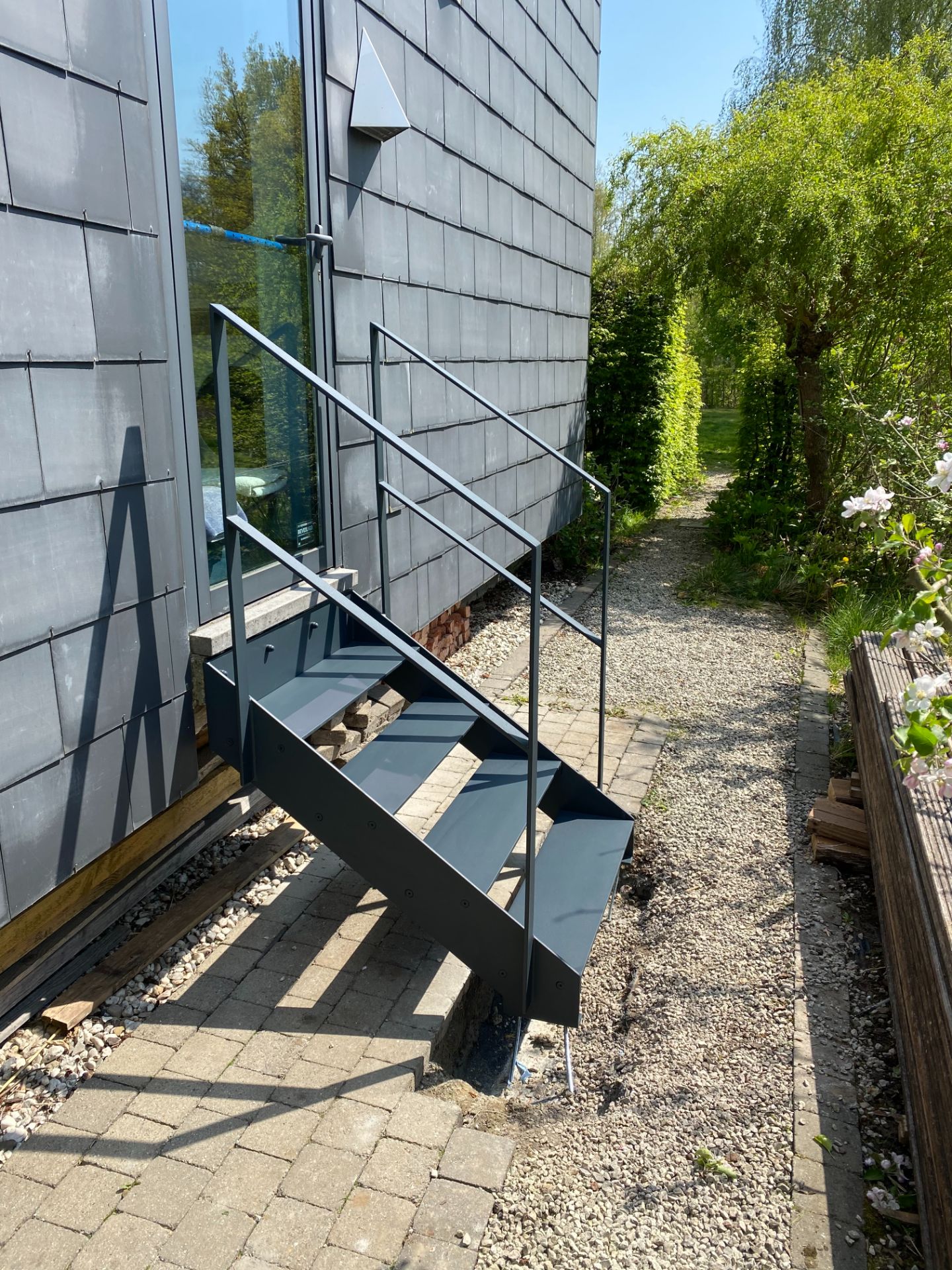 Laswerken Bellon realisaties trappen - trapleuningen
