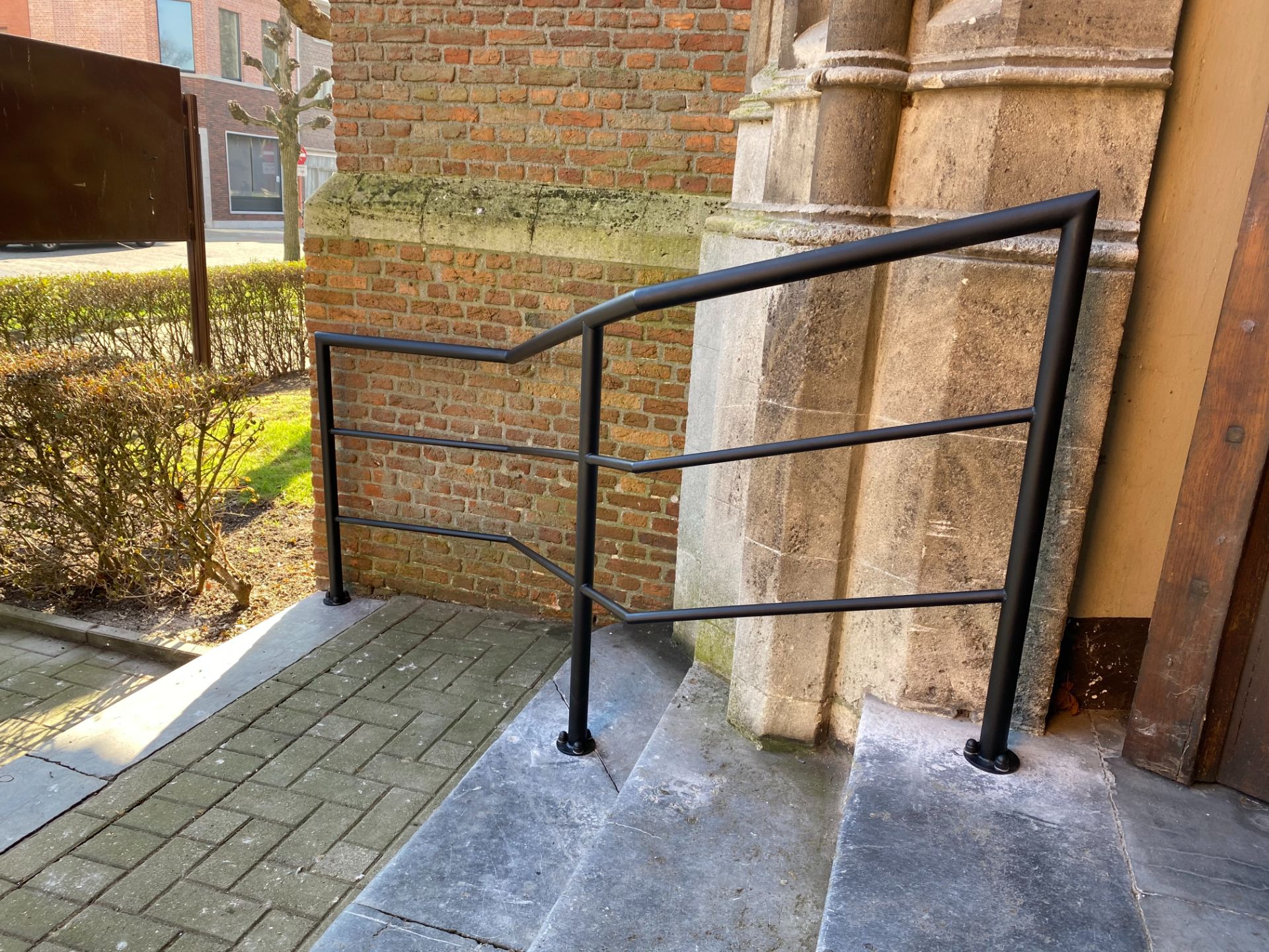 Laswerken Bellon realisaties trappen - trapleuningen